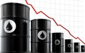 Переизбыток нефти на глобальных рынках обваливает цены