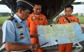 Индонезийские спасатели подтвердили обнаружение обломков лайнера компании AirAsia